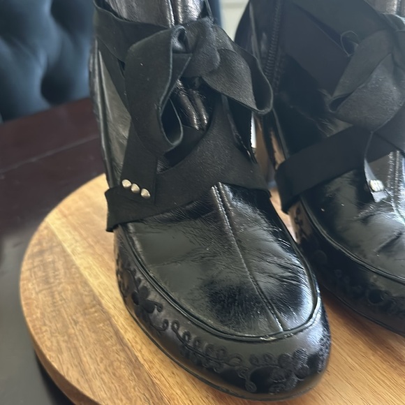 Cute black booties - Picture 4 of 12